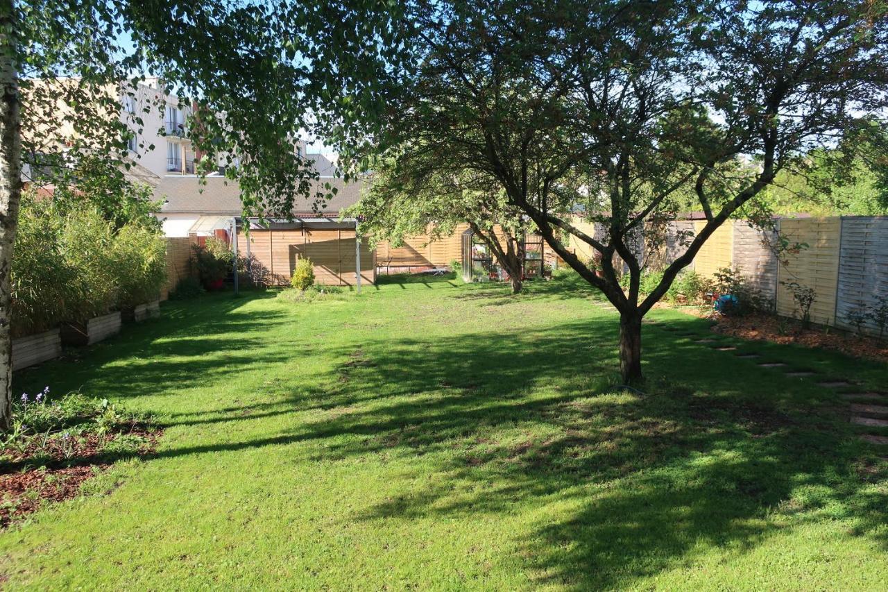Au Jardin De L'Eventail Bed and Breakfast Λε Μανς Εξωτερικό φωτογραφία